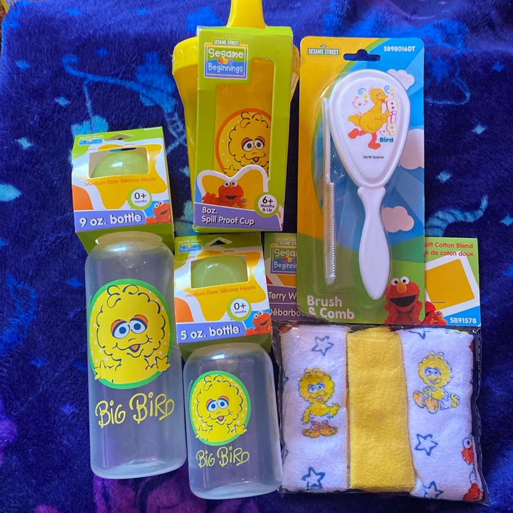 Sesame Street Big Bird Bottles, Spill Proof Cup, Brush/Comb & Washcloths Set NWT